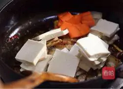 Illustration of how to make dry pot thousand-page tofu 8