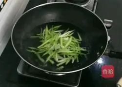 Illustration of how to make pork liver with pickled pepper 3