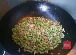 Illustration of how to make minced pork and beans 4