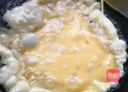 Illustration of how to make fried pumpkin slices with eggs 4