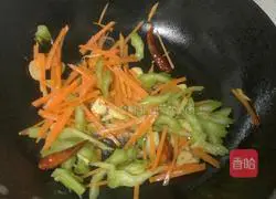 Illustration of how to stir-fry morels 3