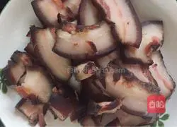 Illustration of how to make fried bacon 1