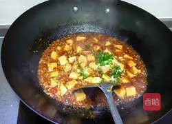 Illustration of making fish-flavored tender tofu 11