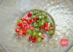 Illustration of how to make a peacock spread its wings 5