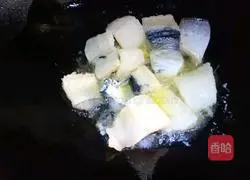 Illustration of how to make garlic-flavored dried eels 4