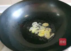 Illustration of how to stir-fry minced meat with garlic moss 4