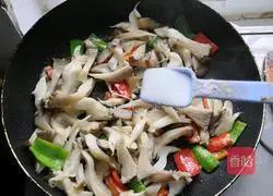 Illustration of how to make scrambled eggs with mushrooms 11