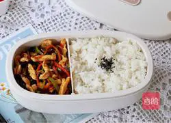 Illustration of making fish-flavored shredded chicken bento 11