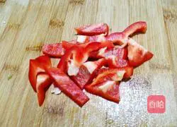 Illustration of how to make air-dried pig ears with double pepper 3