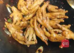 Illustration of braised chicken feet 6