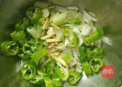 Illustration of how to make spicy crayfish 3