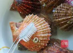 Illustration of how to make steamed scallops with garlic vermicelli 2