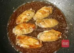 Illustration of how to make oyster sauce chicken wings bento 9