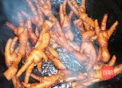 Illustration of how to make sauce-flavored chicken feet 4