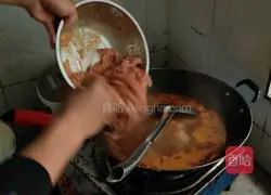 Illustration of how to make improved boiled pork slices 7