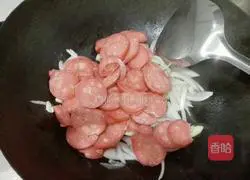 Illustration of how to cook sausages with green peppers 5