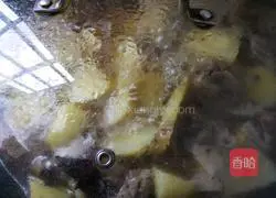 Illustration of braised duck with small potatoes 7