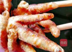 Illustration of how to make tiger skin chicken feet 4