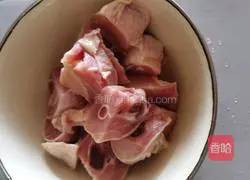Illustration of how to cook chicken legs stewed with potatoes 3