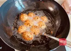 Braised lion head home-style recipe illustration 6