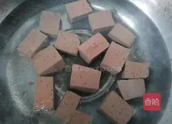 Illustration of how to make stir-fried duck blood with leeks 5