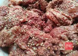 Illustration of how to make steamed pork with rice flour 6