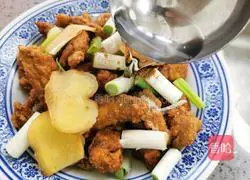 Illustration of how to make small crispy pork steam bowl 5