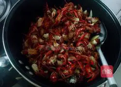 Illustration of how to make spicy crayfish 7