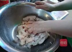 Illustration of how to make handmade fish balls 4