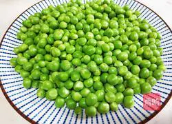 Recipe for fried peas and sausages Illustration 2