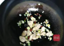 Illustration of how to cook chicken legs and stewed potatoes 6