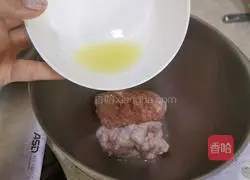 Illustration of how to make pork vermicelli stuffing 5