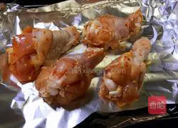 Illustration of how to make garlic-flavored roasted wing roots 9