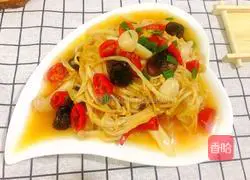 Illustration of how to cook three mushrooms in vegetarian style 5