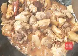 Illustration of how to make fried chicken with potatoes 12