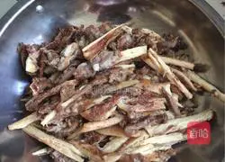 Illustration of how to make pickled beef skin 3