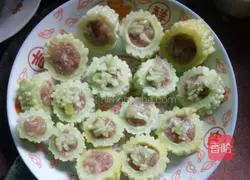 Illustration of how to make bitter melon stuffed with meat 6