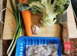 西Illustration of how to make fried shrimps with orchids 1