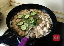 Illustration of how to make Qingbo meatballs 9