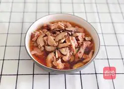 Illustration of how to make slider with mushrooms and chicken 4