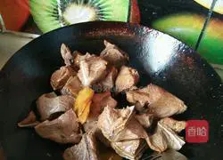 Illustration of how to make braised pork ribs soup 3