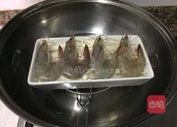 Illustration of how to make steamed shrimp with enoki mushrooms 6