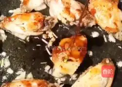 Illustration of how to make sauce-flavored chicken wings 11