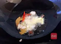 Illustration of how to make braised crucian carp and tofu with soy sauce 7