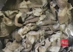 Illustration of how to make fat beef with tomatoes 2