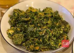 Illustration of how to make scrambled eggs with wild shepherd's purse 3