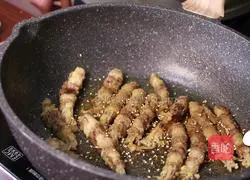 Illustration of making beef enoki mushrooms 5