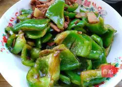 Illustration of how to make green pepper shredded pork 5