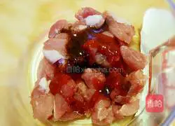 Illustration of how to make spicy toothpick meat 2