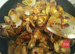 Illustration of how to make spicy fried clams 6